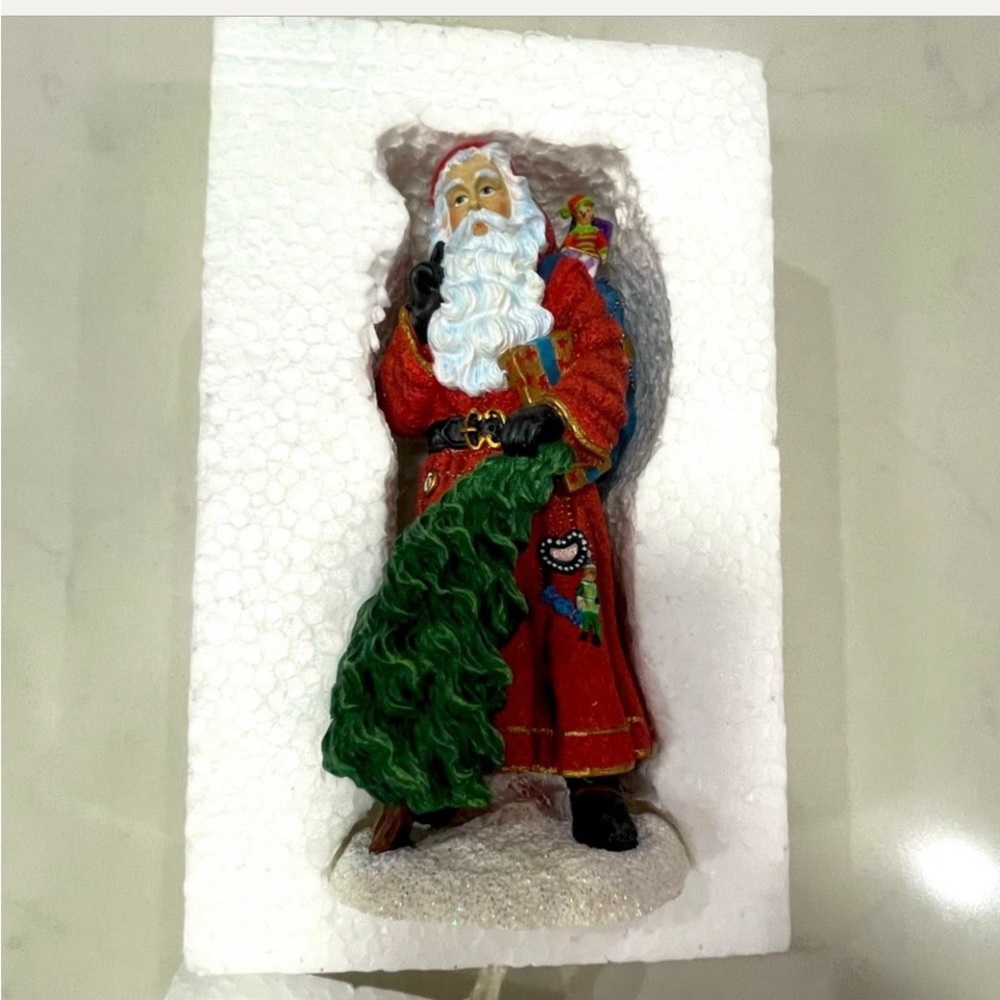 Pipka Reflections of Christmas
Better Watch Out Santa Figurine